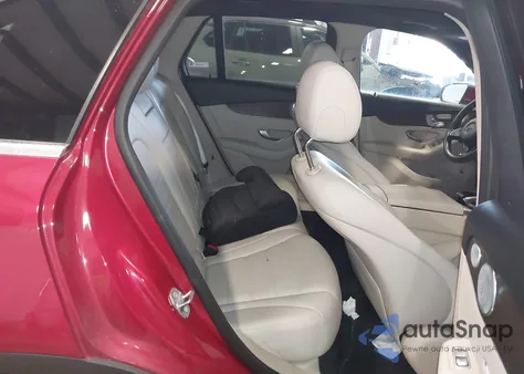 2018 Mercedes-Benz Glc 300 4Matic z USA, uszkodzony, nr VIN WDC0G4KB0JV092033